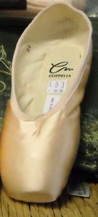 Italian pointe shoe brand Coppelia